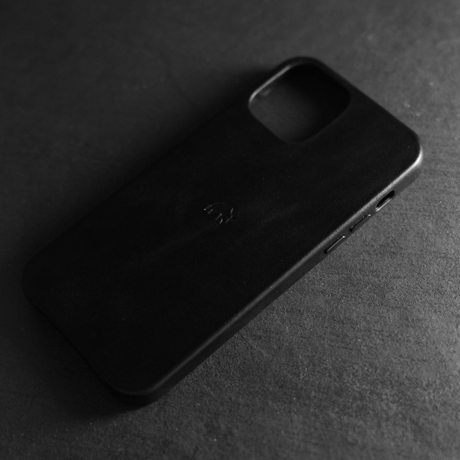 MagSafe iPhone Cases - BLACK EDITION by Bullstrap - The Hammer Sports